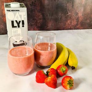 Classic Vegan Banana and Strawberry Smoothie